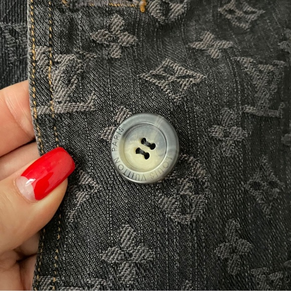 Louis Vuitton denim coat - Picture 9 of 16